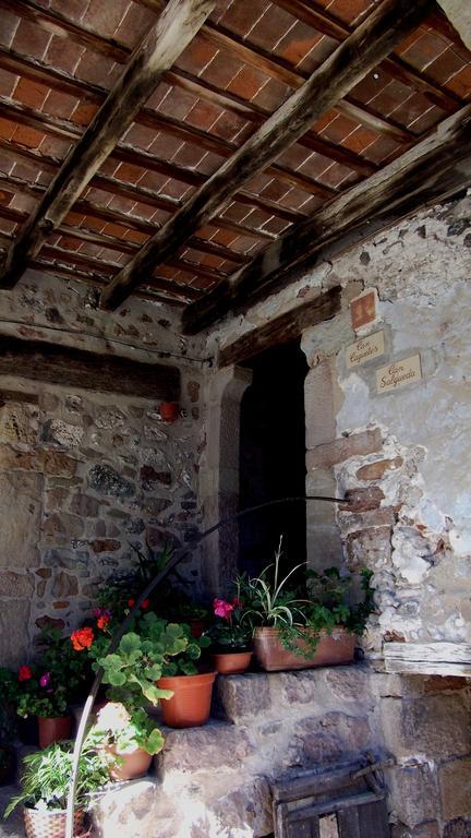 Can Salgueda Santa Pau Room photo