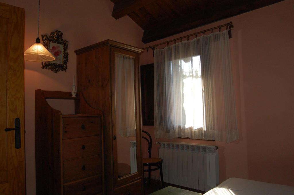Can Salgueda Santa Pau Room photo